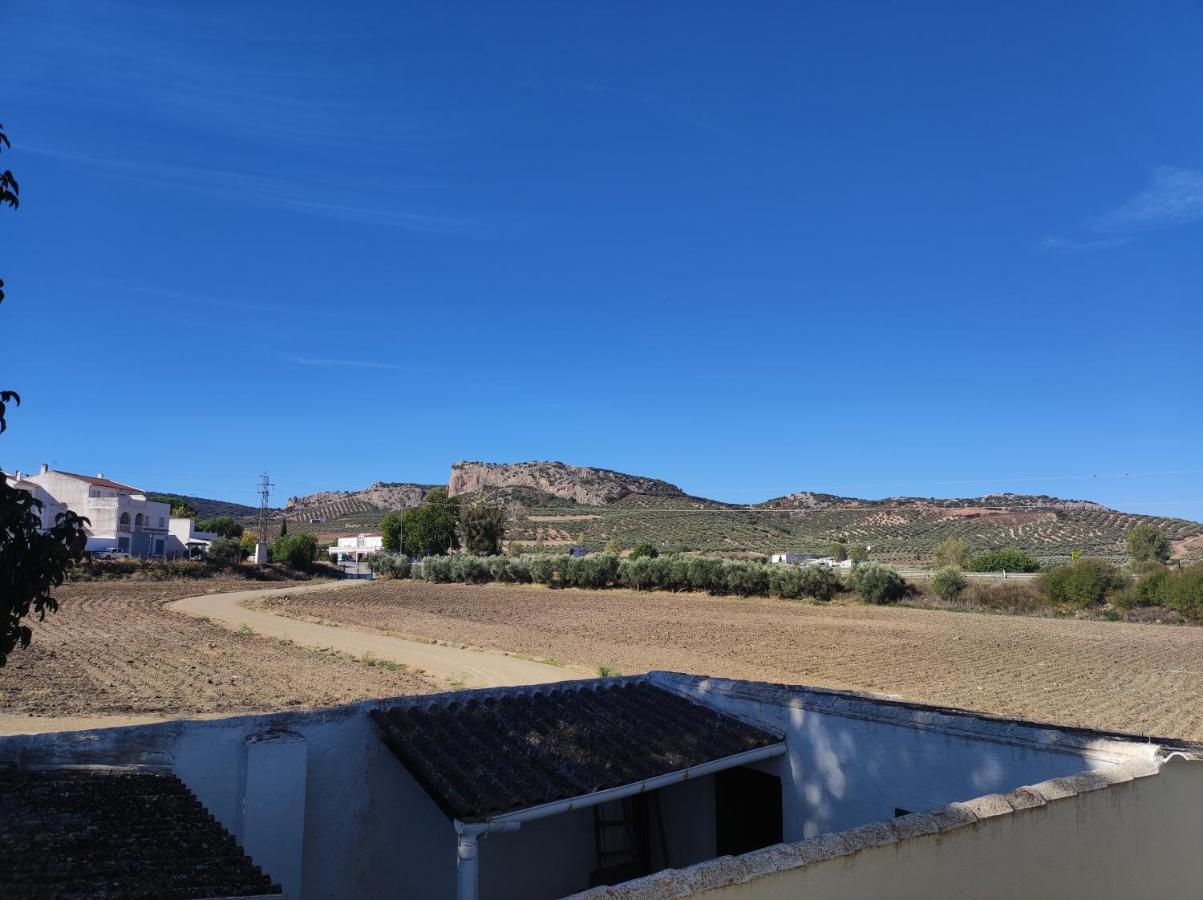 Cuevas del Becerro Alojamiento Rural Huerta Mandre מראה חיצוני תמונה