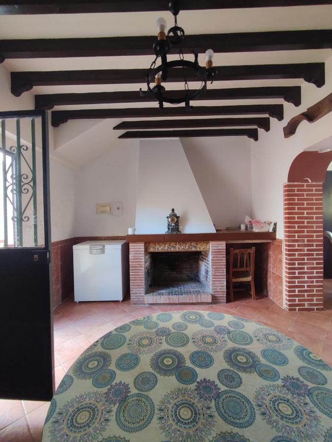 Cuevas del Becerro Alojamiento Rural Huerta Mandre מראה חיצוני תמונה