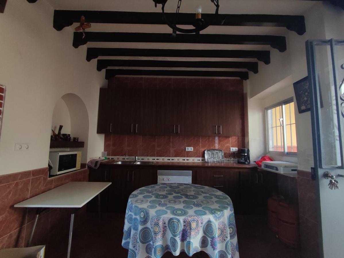 Cuevas del Becerro Alojamiento Rural Huerta Mandre מראה חיצוני תמונה