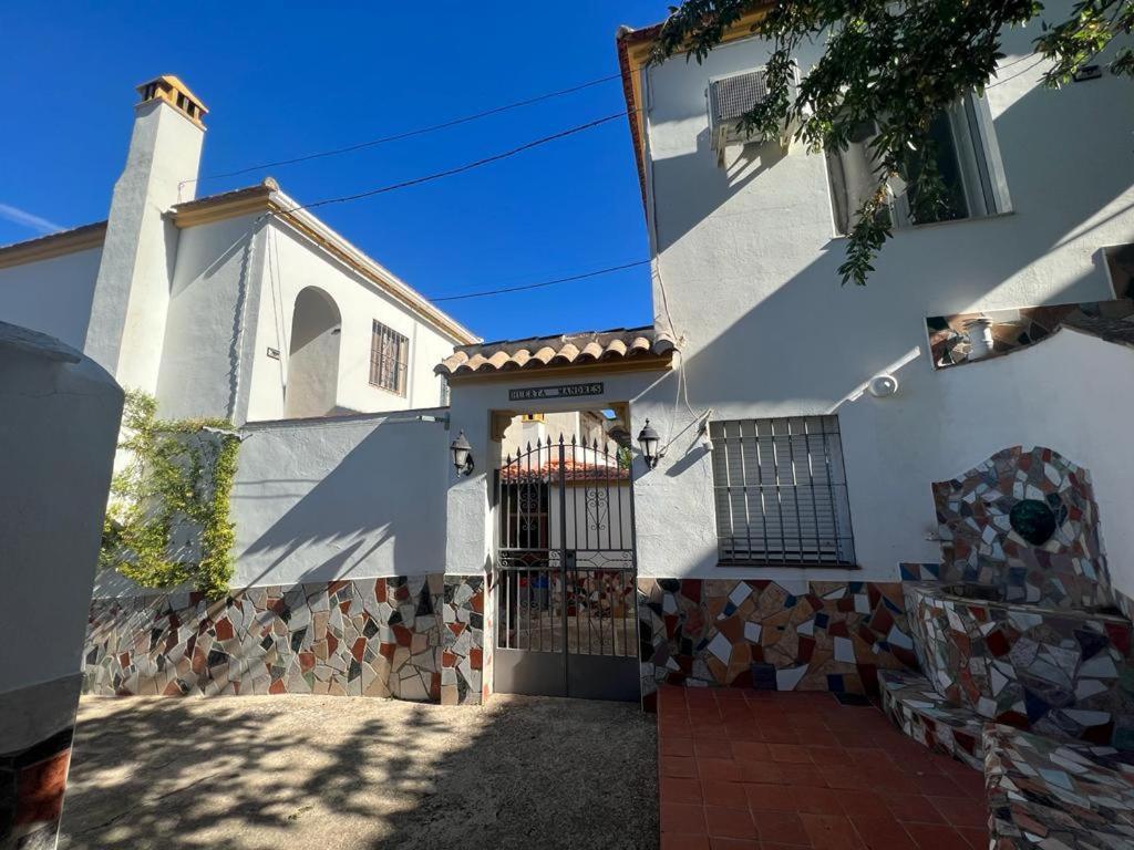 Cuevas del Becerro Alojamiento Rural Huerta Mandre מראה חיצוני תמונה