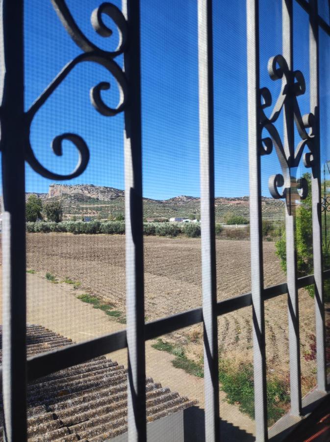 Cuevas del Becerro Alojamiento Rural Huerta Mandre מראה חיצוני תמונה